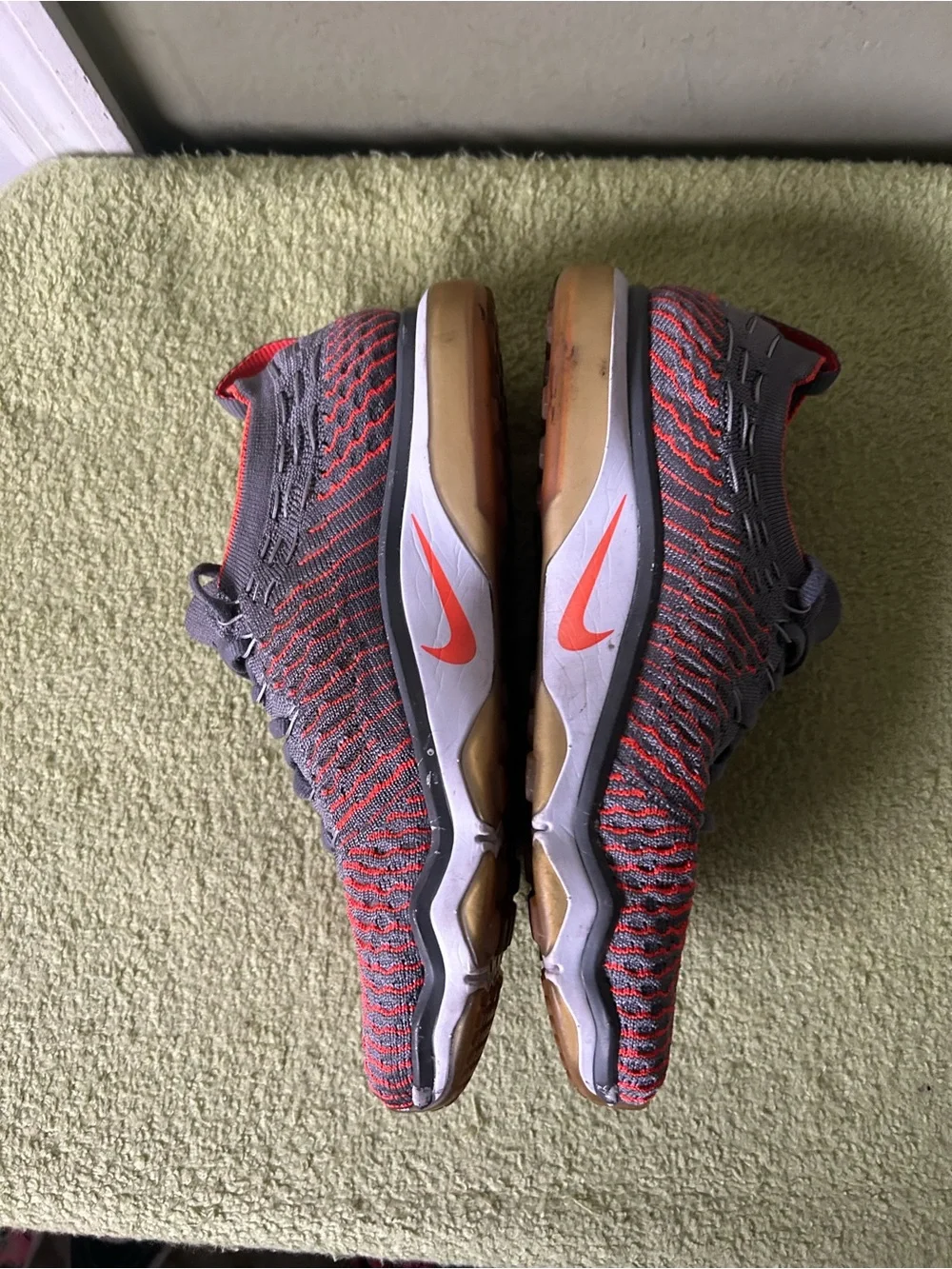 Nike Zoom Women’s Flyknit Sneakers - Gray & Orange Athletic Shoes Sz 6.5
